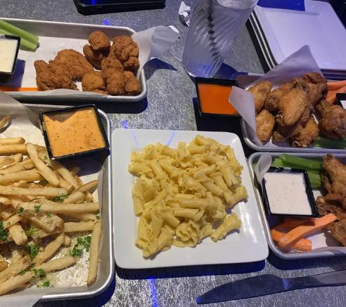 Mouthwatering Dining at Dave and Buster's - Lynnwood, WA